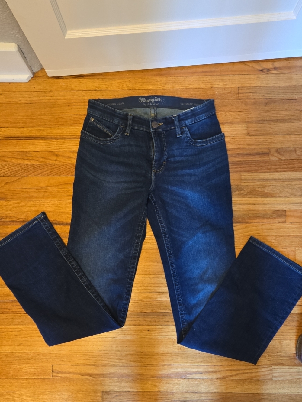 NWOT Wrangler Women's Willow Ultimate Riding Jean in Dark Blue Wash